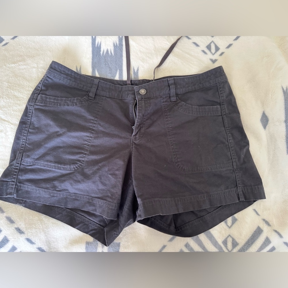 The North Face Black Cargo Shorts Versatile Style